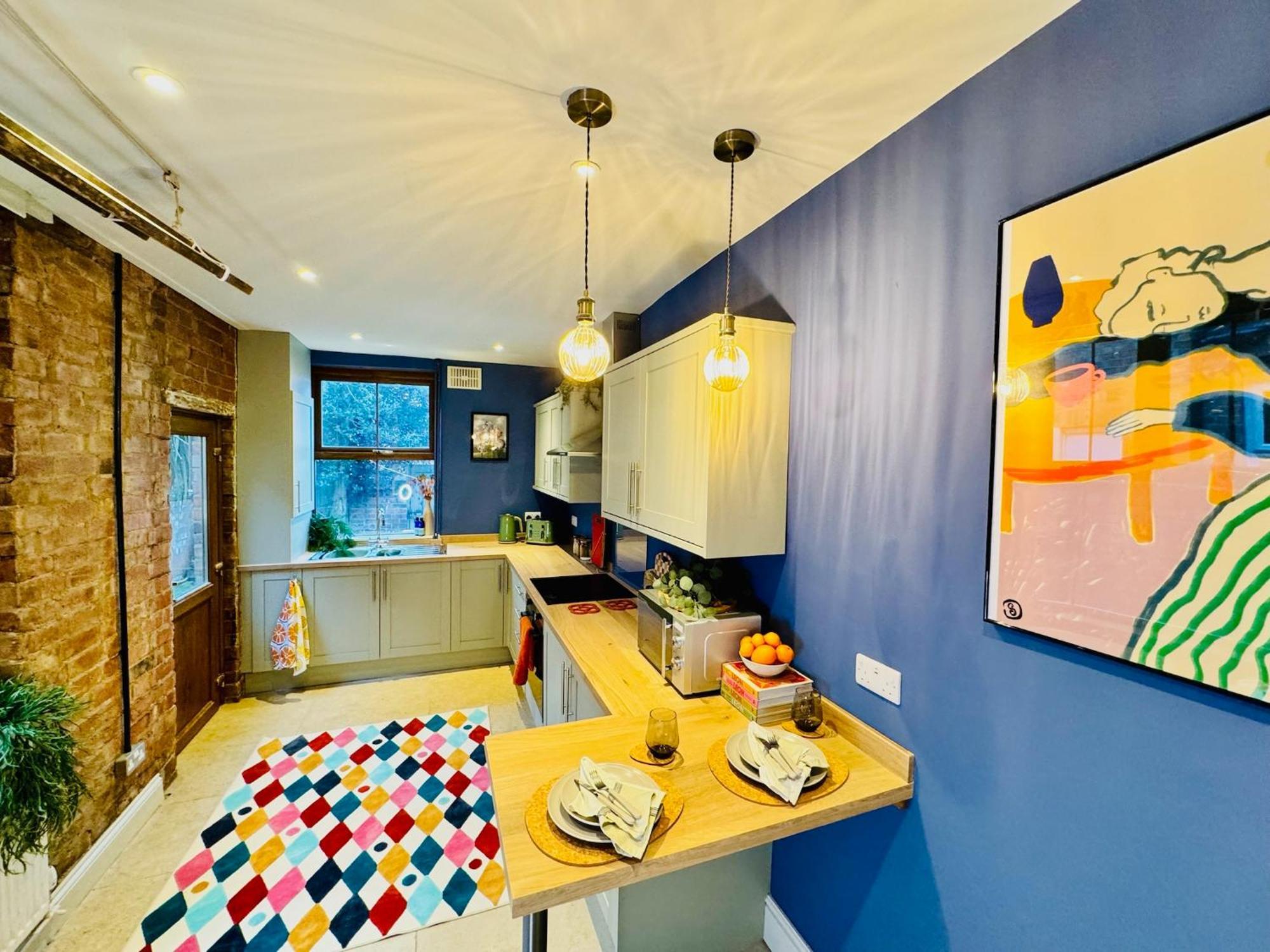 Merton Retreat- Free Parking, Central, City Luxury!!